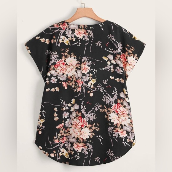 Women’s SHEIN Curve Floral Print High Low V-Neck Cap Sleeve Top Plus Size 1XL - Picture 2 of 16